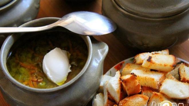 Рецепт Суп с зеленым горошком в горшочке