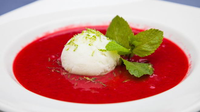 Рецепт Ягодный суп с мятой и базиликом