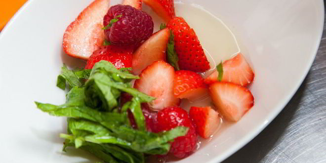 Рецепт ягодный суп с мятой и базиликом