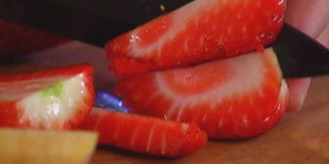 Рецепт блинчики со свежими фруктами и ягодами