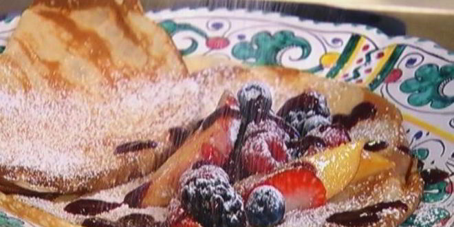 Рецепт блинчики со свежими фруктами и ягодами