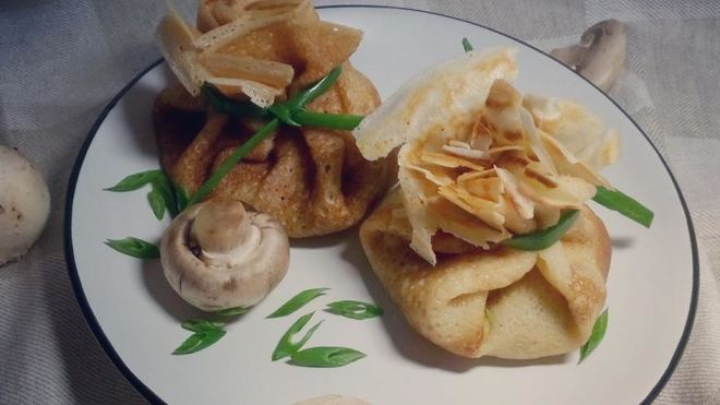 Рецепт Блинчики в форме мешочков с грибной начинкой