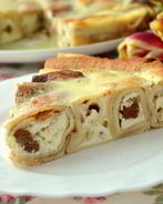 Блинная ванильная Улитка с творогом и изюмом