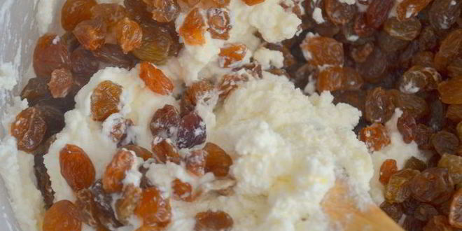 Рецепт блинная ванильная улитка с творогом и изюмом