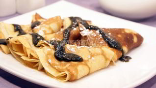 Рецепт Блины на молоке с джемом из щавеля