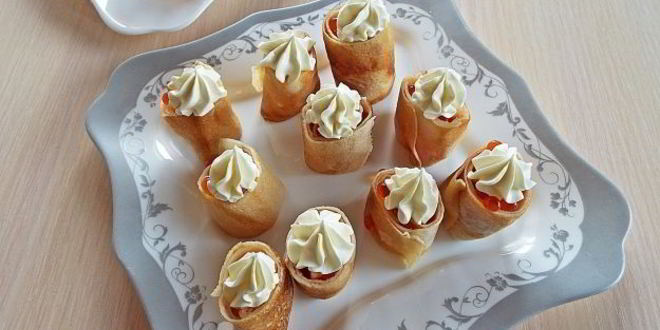 Рецепт блины с икрой и сметаной