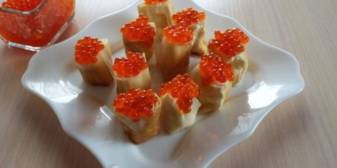 Рецепт блины с икрой и сметаной