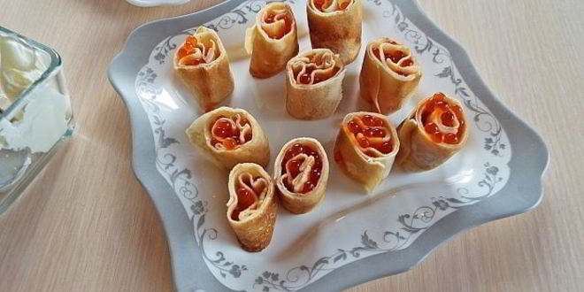 Рецепт блины с икрой и сметаной