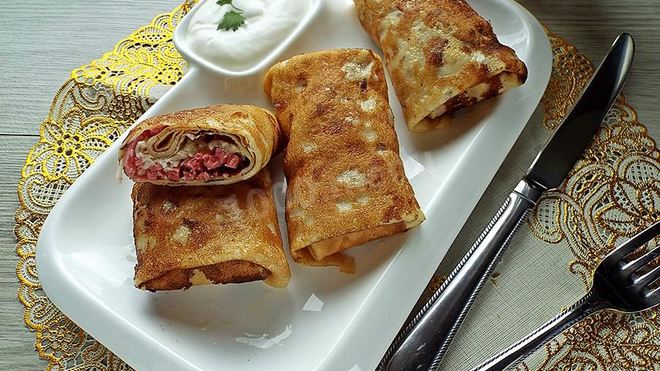 Рецепт Блины с колбасой и сыром