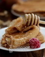 Дрожжевые блины на кислом молоке