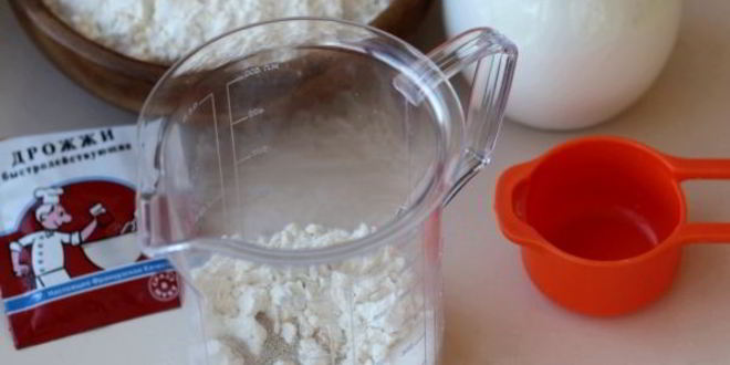 Рецепт дрожжевые блины на кислом молоке