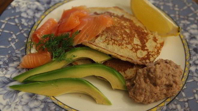 Рецепт Гречневые блины с семгой и хумусом