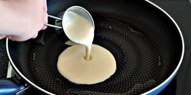 Рецепт карамельные блинчики с яблоками