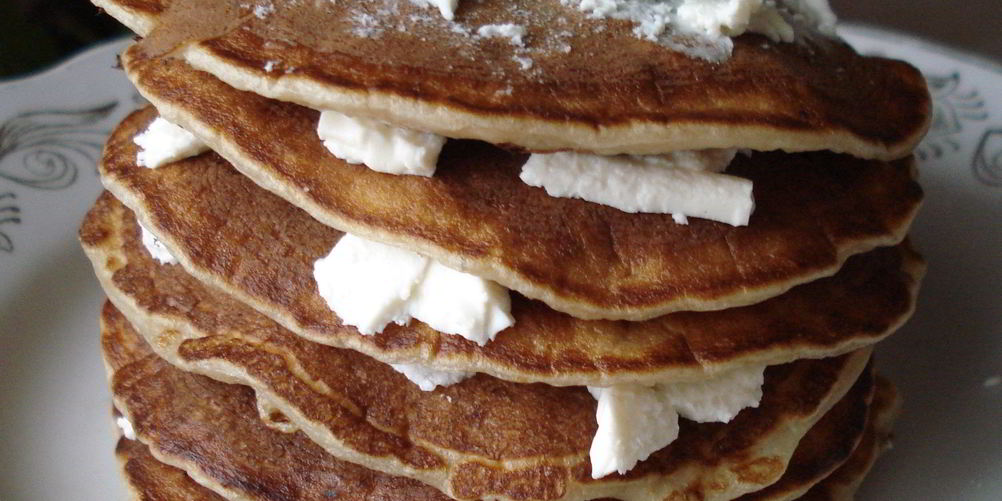 Как приготовить низкокалорийные овсяные панкейки с сыром фета