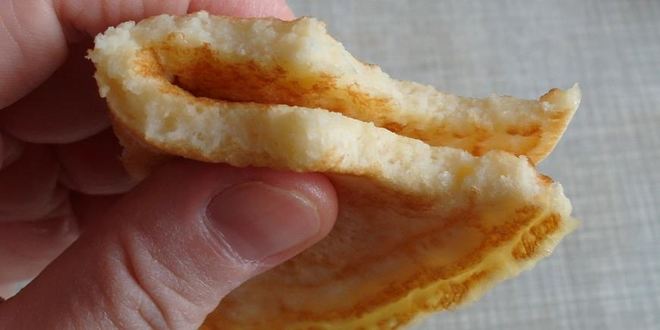 Рецепт скороспелые блины на кефире с двумя начинками