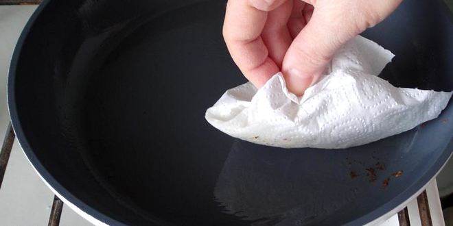 Рецепт скороспелые блины на кефире с двумя начинками