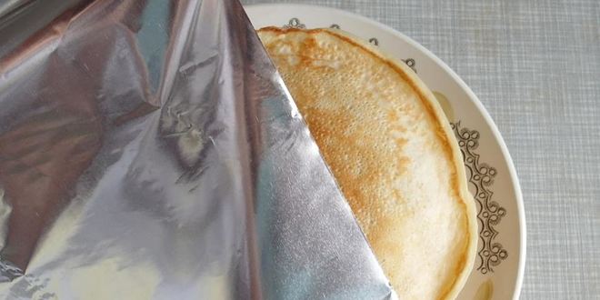 Рецепт скороспелые блины на кефире с двумя начинками