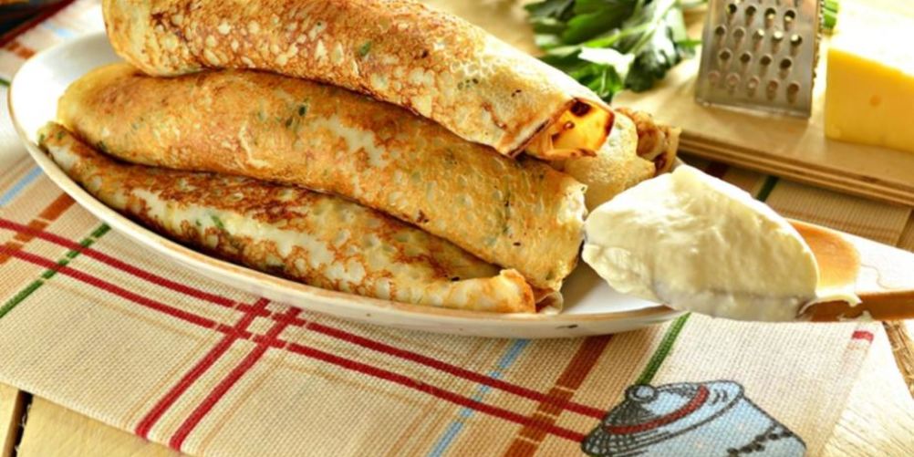 Как приготовить сытные блинчики с сыром и зеленью