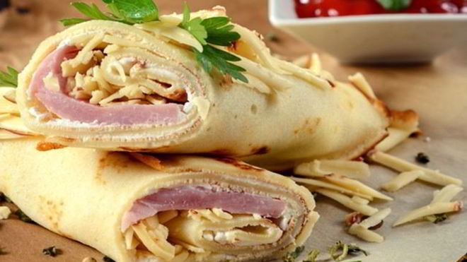 Рецепт Сытные блины с ветчиной и сыром