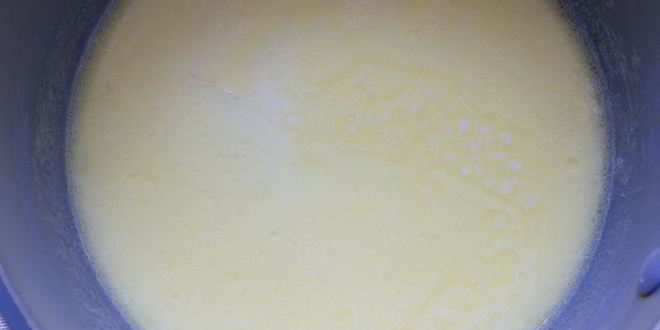 Рецепт английские крестовые булочки с шоколадом и вишней