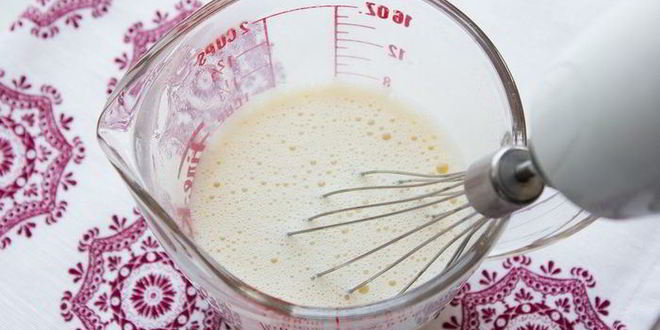 Рецепт английские крестовые булочки с шоколадом и вишней