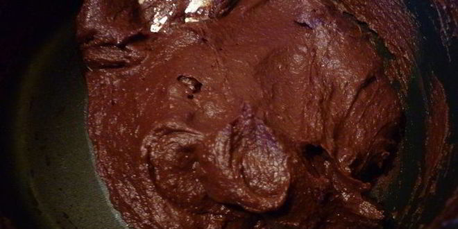 Рецепт булочки и рогалики зебра с шоколадной прослойкой