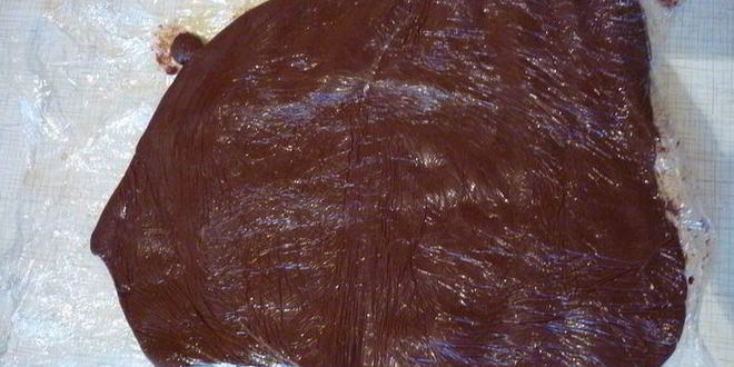 Рецепт булочки и рогалики зебра с шоколадной прослойкой