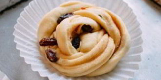 Рецепт булочки розы с изюмом