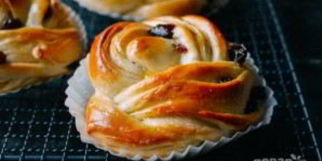 Рецепт булочки розы с изюмом