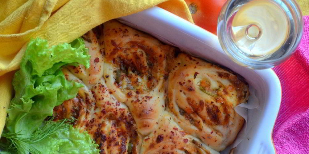 Как приготовить булочки с оливками, сыром и помидорами