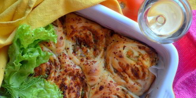 Рецепт булочки с оливками, сыром и помидорами