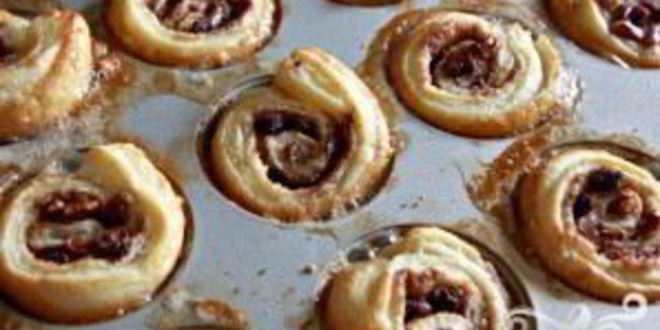 Рецепт булочки с орехами и изюмом