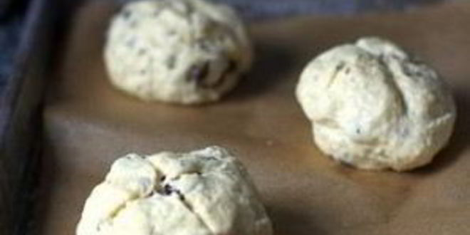 Рецепт булочки со смородиной