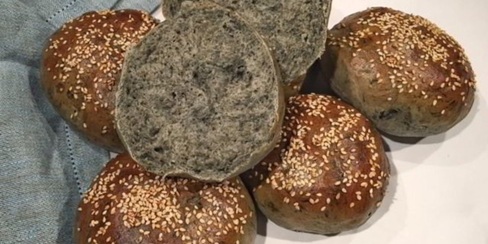 Как приготовить черные булочки