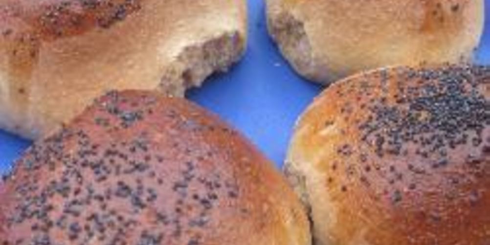 Как приготовить дрожжевые булочки с маком