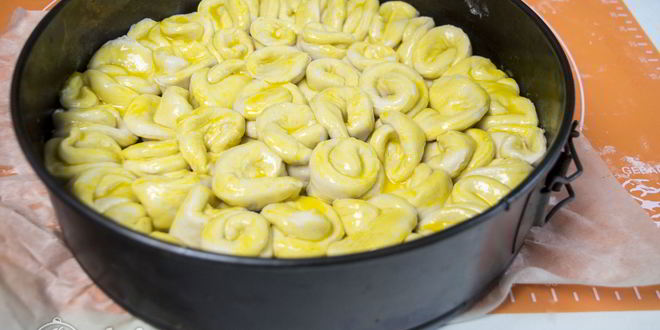 Рецепт дрожжевые булочки с сыром