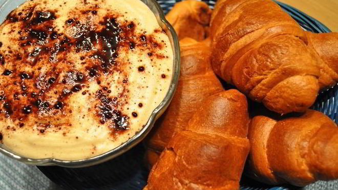 Рецепт Круассаны Morgen и крем Тирамису с домашнего сыра Маскарпоне