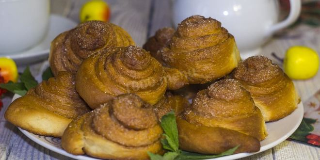 Рецепт плюшки с сахаром из дрожжевого теста