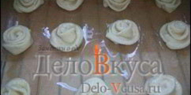 Рецепт плюшки с сахаром розочки