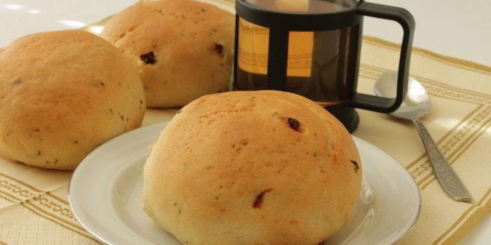 Как приготовить постные булочки с вялеными томатами и базиликом