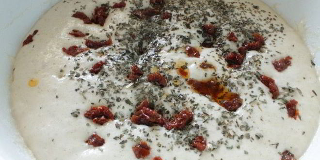 Рецепт постные булочки с вялеными томатами и базиликом