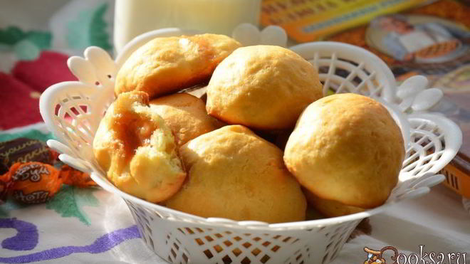 Рецепт Сдобные булочки с карамельной начинкой