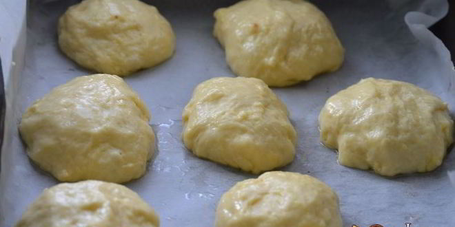 Рецепт сдобные булочки с карамельной начинкой