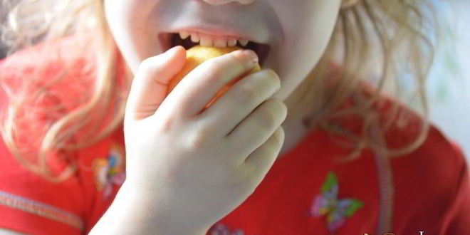 Рецепт сдобные булочки с карамельной начинкой