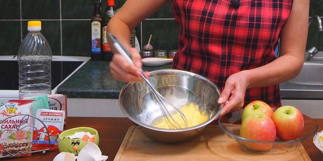 Рецепт сдобные булочки с яблочной начинкой и ваше утро удалось