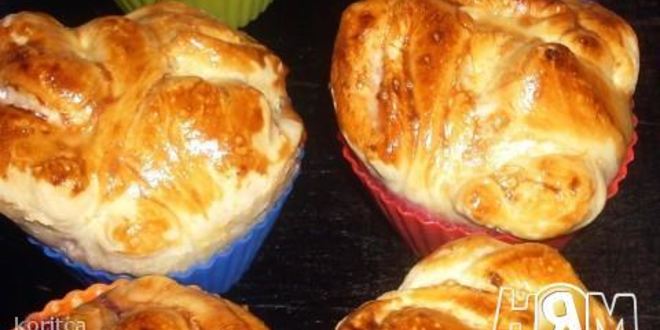 Рецепт сдобных булочек с ягодами