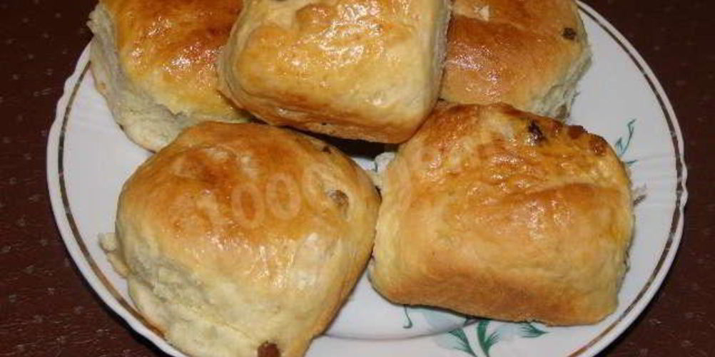 Как приготовить сладкие дрожжевые булочки в духовке