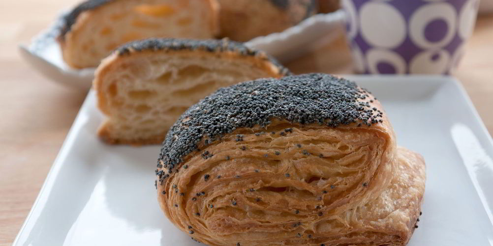 Как приготовить слоеные булочки с маком