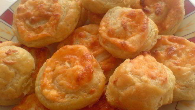 Рецепт Слоеные булочки с сыром