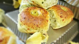 Рецепт Сырные булочки с укропом и оливками
